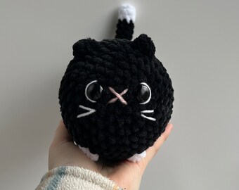 Peluche Amigurumi en forme de miche de chat au crochet