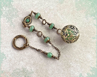 ALL SEEING EYE Green Aventurine,  Antiqued Brass Sphere Pendulum Set,  intuition, dowsing