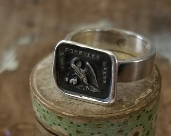 A Mothers Love Wax Seal Ring - Pelican in her Piety - 273R