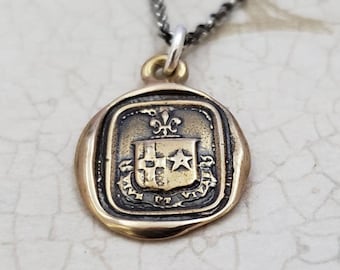 Bronze Live your Life Wax Seal Crest Necklace in Latin - Live life to the fullest Fleur de lis and Star necklace - 110B