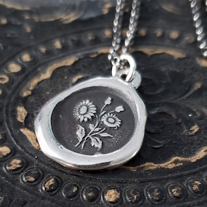 Daisy - Floral Wax Seal Pendant Necklace - Innocence and Beauty - Summer Flower, Sterling Silver 465