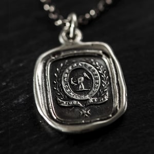 Collar con sello de lacre &quot;Valentía y Desafío&quot; - con dos lemas en latín 400