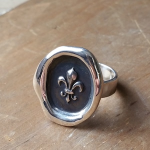 Anillo de sello de cera con cresta de flor de lis - Fleur de lyse - R283