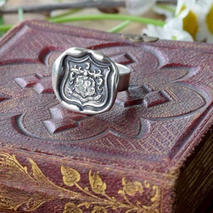 Wolf Crest Wax Seal Ring in Latin Dum Spiro Spero - While I Breathe I Hope - 198