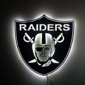 Letrero luminoso de los Raiders de Las Vegas, letrero luminoso LED de los Raiders de Las Vegas, arte mural de la NFL de los Raiders de Las Vegas, letrero de los C. Browns Ultimate, arte mural de metal