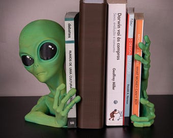 Shelf Invader Alien Bookend – 3D Printed Sci-Fi Bookshelf Decor for Book Lovers
