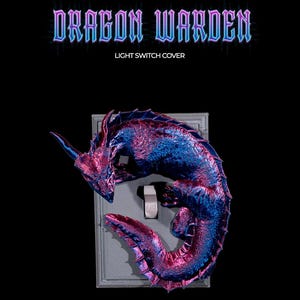 Peut inclure: Un cache-interrupteur avec un dragon imprimé en 3D enroulé autour de l'interrupteur. Le dragon est de couleur bleu et violet vif avec un aspect métallique.