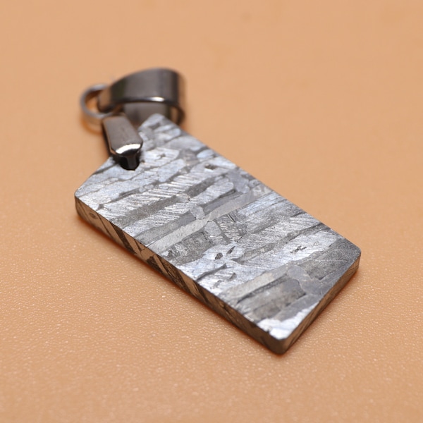 Météorite de fer Pendentif sculptant une météorite naturelle ! Collier rectangle à pendentif météorite