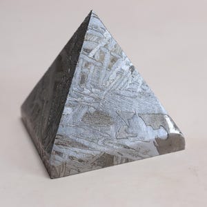 106g Muonionalusta Iron Meteorite  slice  Specimen M Iron Meteorite Natural Meteorite Material Specimen KC1391