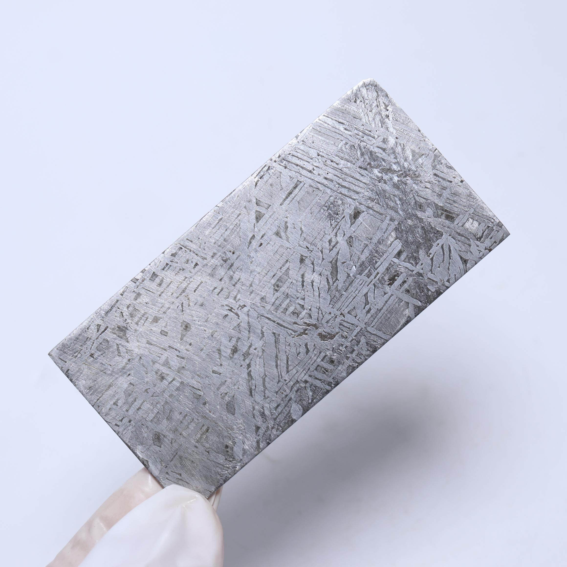 エッチングされたムオニオナルスタ隕石標本：22g研磨済み宇宙岩石