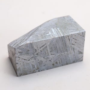 124g Muonionalusta Iron Meteorite Specimen M Iron Meteorite Natural Meteorite Material Specimen KC1380