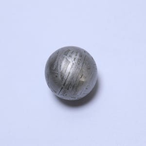 38g Muonionalusta Meteorite ball,Hand-carved,Etched and Polished,Natural Meteorite,Rarity meteorite,Space Rock,Meteorite Specimen KC1893