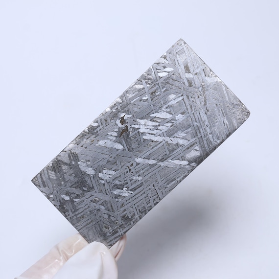 ムオニオナルスタ隕石 標本 エッチングされたムオニオナルスタ隕石標本：22g研磨済み宇宙岩石