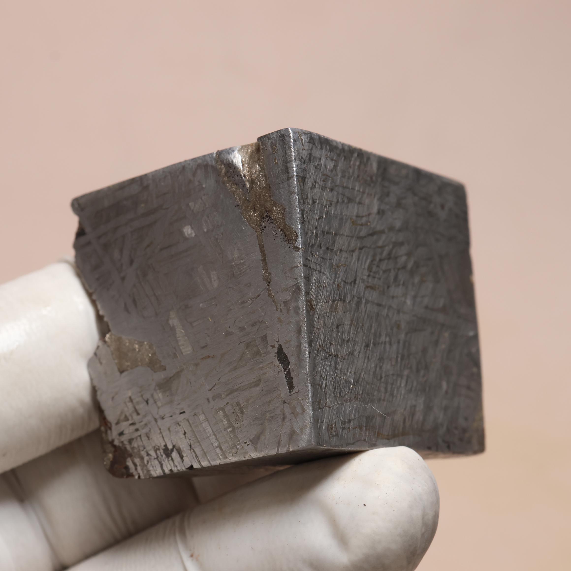 ムオニオナルスタ隕石 標本 190g ムオニオナルスタ鉄隕石標本: 天然ウェステンデン パターン