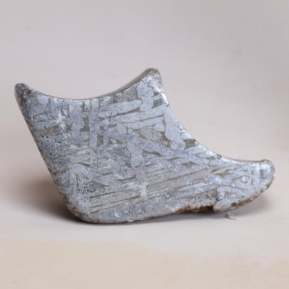 30.5g ムオニオナルスタ鉄隕石標本: 天然ウェステンデン