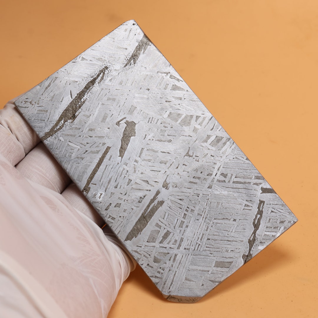ムオニオナルスタ隕石 標本 130g ムオニオナルスタ 鉄隕石標本 M 鉄隕石 天然隕石 標本 KC36