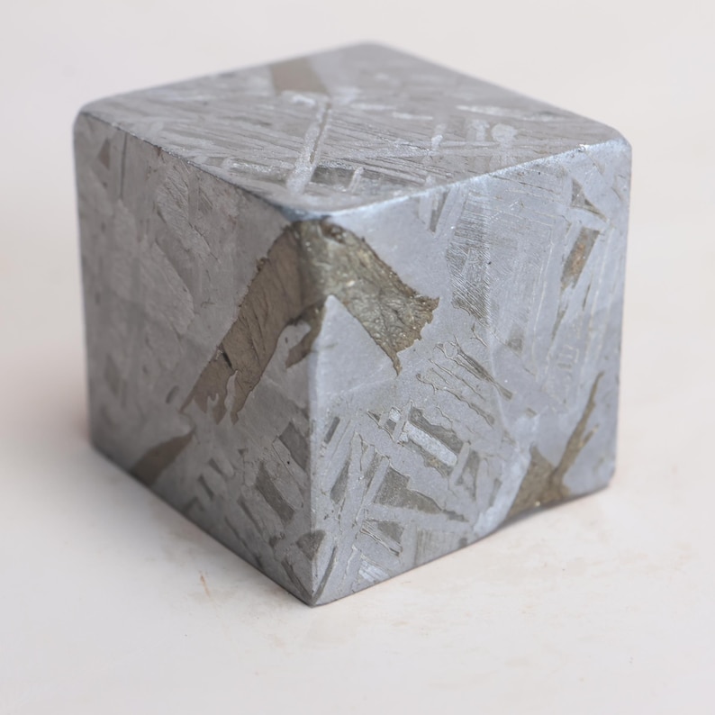 134g Muonionalusta Iron Meteorite Specimen: Natural Westenden Pattern ...