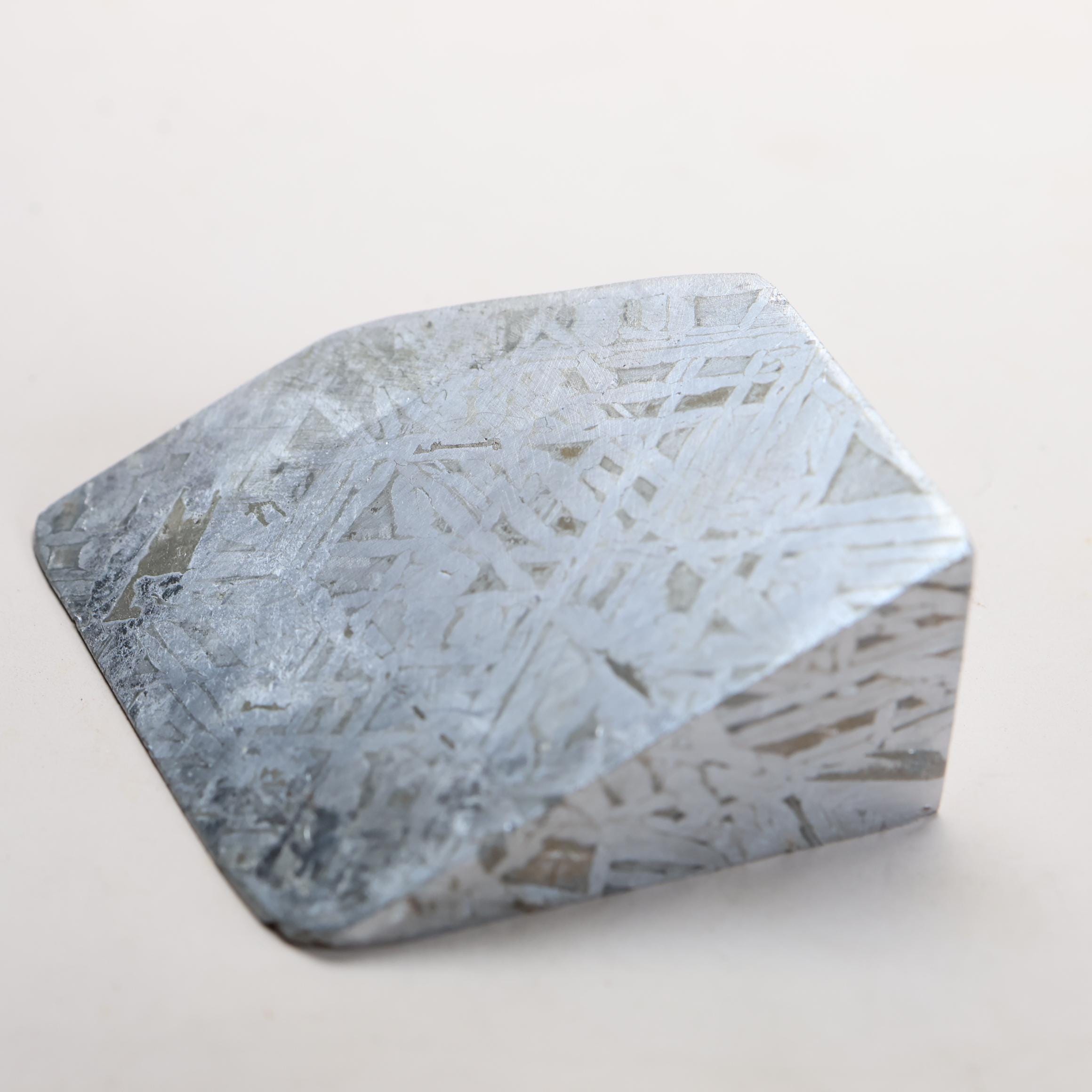 100g ムオニオナルスタ 鉄隕石スライス 標本M 鉄隕石 天然隕石 標本