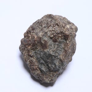 124g NWA Chondrit Meteorit Specimen: Nordwestliches Afrika Fund KC1829