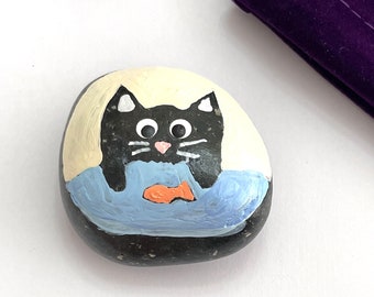 Cat Rock Animals - Fun Painted Rocks - Hand Painted Rock Animals - Colorful Painted Rocks - Cat with Fish - Painted Cat Rocks