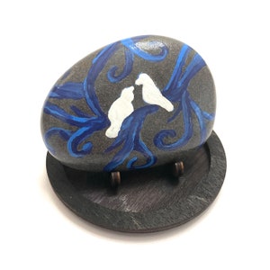 Love Doves - Birds Painted on Rock - Hand Painted Rocks Animals - Painted Stone - Animal Painted Stones - Hand Painted Rock Animals