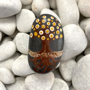 Hand Painted Rock Tree - Hand Painted Rock Art - Tree Rock Painting - Painted Tree Decor - Rock Collector Gift - Nature Lover Cadeau voor vrouwen