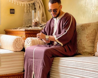 Enjoy traditional art with a kaftan made of high-quality fabric by Moroccan artisans.