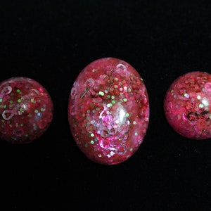 Conjunto de cabochão de resina de fita de câncer de mama rosa para joias, anéis, brincos, pulseira e pingentes - #RC8 - Um 40x30mm - Dois cabochões de 25mm