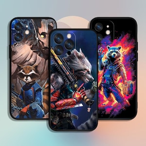 Könnte beinhalten: Drei verschiedene Handyhüllen mit Bildern von Rocket Raccoon aus dem Guardians of the Galaxy-Franchise. Die erste Hülle zeigt ein Cartoon-Bild von Rocket Raccoon in einer blau-roten Uniform. Die zweite Hülle zeigt ein realistischeres Bild von Rocket Raccoon in einer schwarz-roten Uniform. Die dritte Hülle zeigt ein stilisiertes Bild von Rocket Raccoon in einer blau-roten Uniform vor einem feurigen Hintergrund.