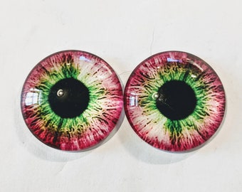 One pair of glass eyes red/green colour 8mm-30mm