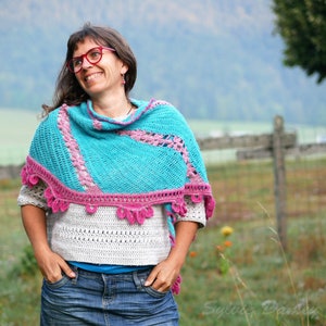 Badiane fingering/lace shawl - CROCHET SHAWL PATTERN - can be made either with fingering or lace-weight yarn