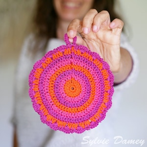 Round potholder - CROCHET PATTERN - ideal for housewarming gift or to use in your kitchen