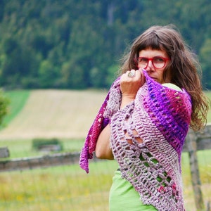 CROCHET PATTERN - Poésane shawl, large shawl with easy crochet lace and flowers - PDF tutorial