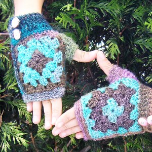 CROCHET PATTERN Granny mitts Tutorial in PDF to crochet granny square fingerless gloves with Noro Silk Garden yarn image 2