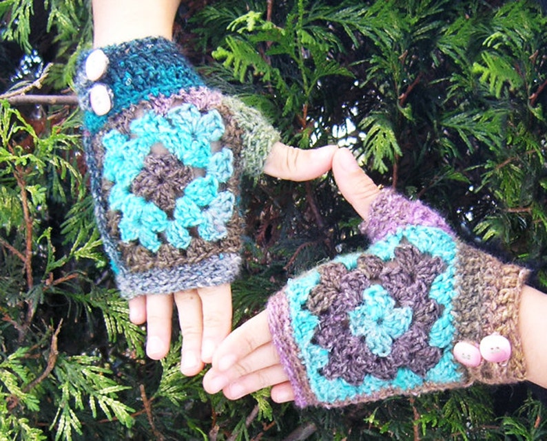 CROCHET PATTERN Granny mitts Tutorial in PDF to crochet granny square fingerless gloves with Noro Silk Garden yarn image 2