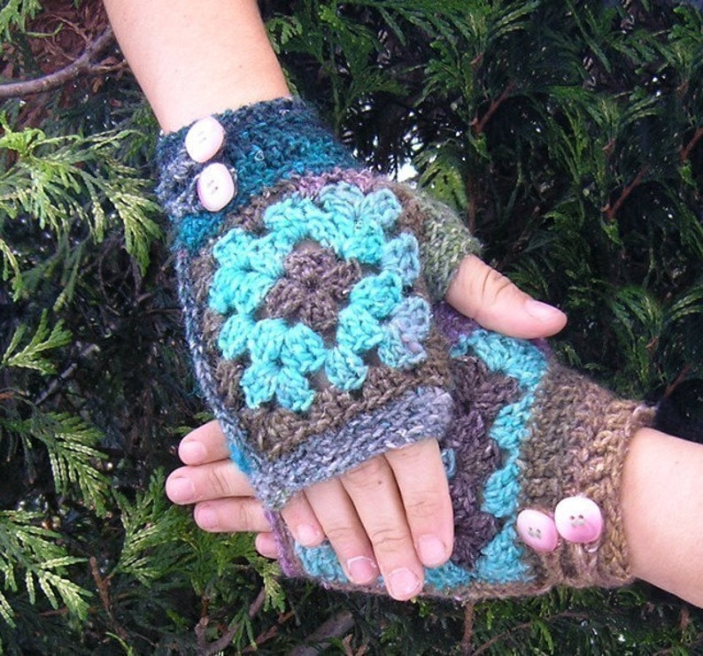 CROCHET PATTERN Granny mitts Tutorial in PDF to crochet granny square fingerless gloves with Noro Silk Garden yarn image 5