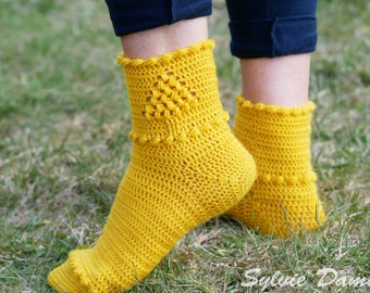 CROCHET PATTERN - Sapin socks - Crochet tutorial to make women's socks or unisex socks - PDF, explained in3 widths