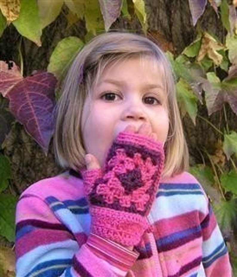 CROCHET PATTERN Granny mitts Tutorial in PDF to crochet granny square fingerless gloves with Noro Silk Garden yarn image 4