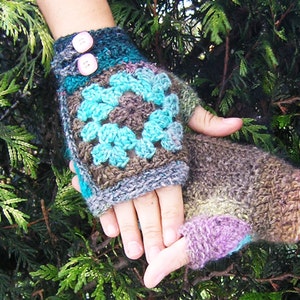 CROCHET PATTERN Granny mitts Tutorial in PDF to crochet granny square fingerless gloves with Noro Silk Garden yarn image 1