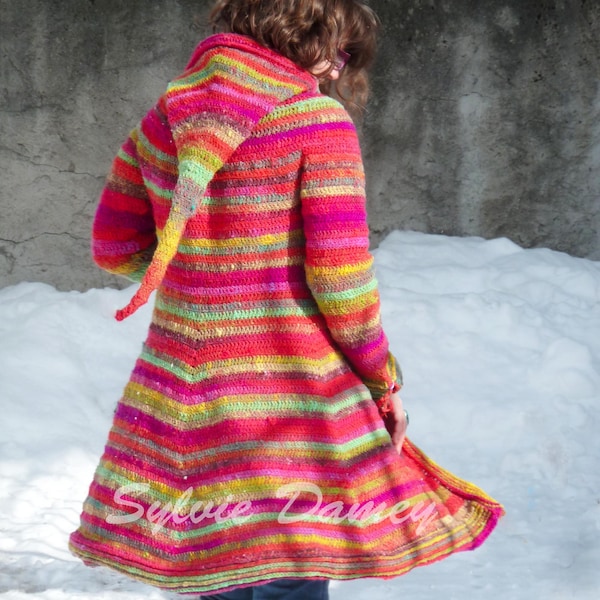 GEHAAKTE PATROON - Lange Boréal jas met capuchon voor dames - Haakuitleg in PDF in het Frans, Engels of Duits