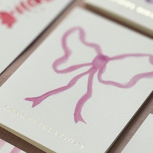 BIG BOW CONGRATS Rosa Schleifen-Glückwunschkarte, Aquarell Kokette Grußkarte, Handgemalte Babypartykarte, Familienfeier Karte