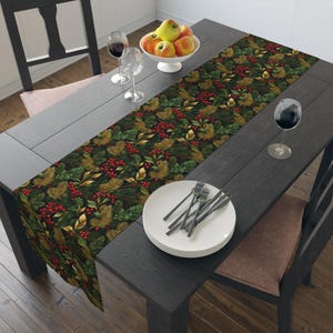 Christmas Table Runner Elegant Botanical Print, Festive Dining Decor, Cotton Poly Table Linen, Holiday Home Decoration, Kitchen Dining