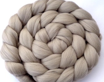 Pebble grey merino wool roving, 20 micron softest spinning fiber, unspun felting wool, doll hair, gray dread wool, chunky weaving 100g/3.5oz