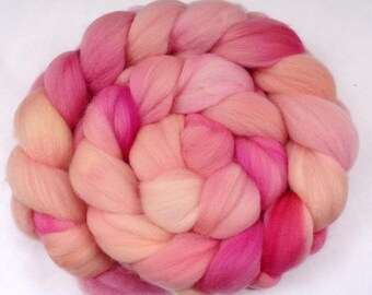 3.9oz polwarth hand dyed roving spinning fiber pink apricot orange, 18-20 micron softest wool top for felting felt dreads and weaving, 110g