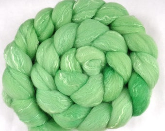 3oz green hand dyed merino silk combed top 50/50 pistachio mint apple, 20 micron felting and spinning fiber, roving blend braid, unspun, 85g