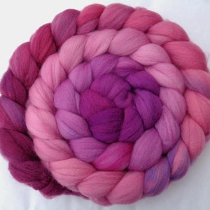 5.3oz superwash 18 micron merino hand dyed spinning fiber gradient pink purple, gift for yarn spinner, unspun combed wool, roving, 150g