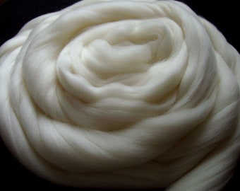 Milk white 16 micron merino wool roving, luxury spinning fiber, undyed wool combed top for nuno felting and hand dyeing, 1.8oz, 50g