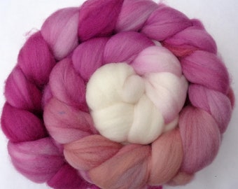 Gradient superwash spinning fiber, hand dyed 18 micron merino roving, pink white peachy orange fractal combed wool top, unspun, 3.5oz/100g