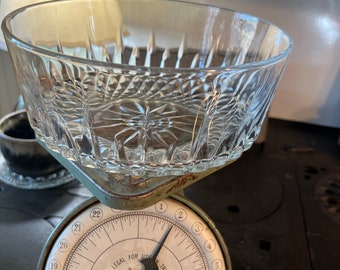 Vintage Arcoroc FRANCE Diamond Cut Starburst Glass Bowl