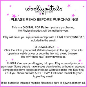 Puede incluir: Gr&aacute;fico rosa y blanco con el texto "woollypetals" y "&iexcl;POR FAVOR, LEA ANTES DE COMPRAR!". El texto explica que se est&aacute; comprando un patr&oacute;n PDF digital y se enviar&aacute; por correo electr&oacute;nico con un enlace de descarga.